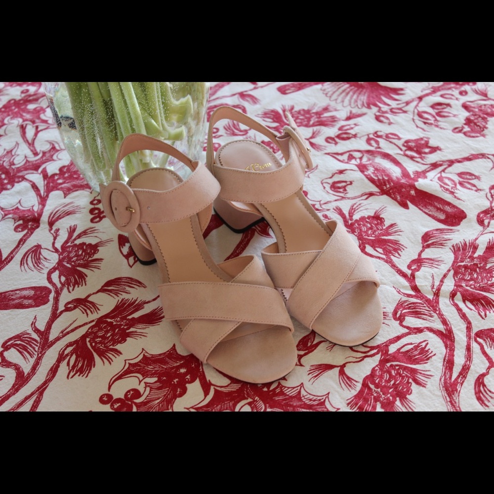Suede sandals size 6